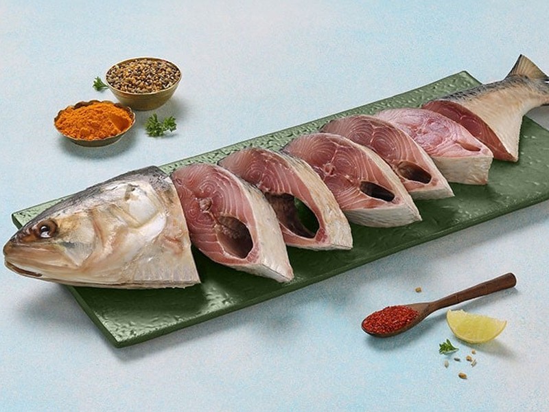 Hilsha Fish Stacks Include Head Pieces (Size : 800gm) thumbnail 2